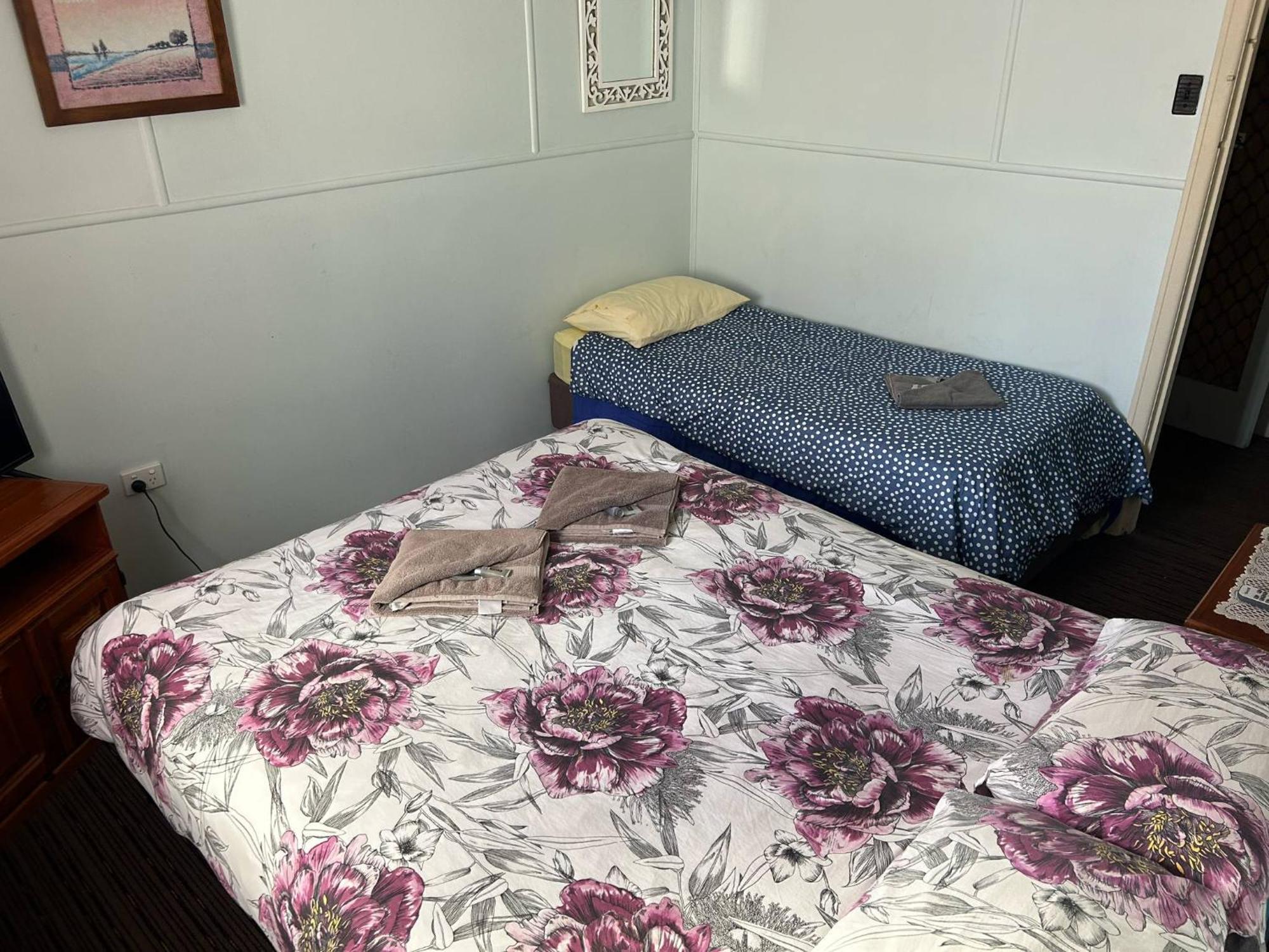 Gundy Pub & Caravan Park Gundiah Екстериор снимка